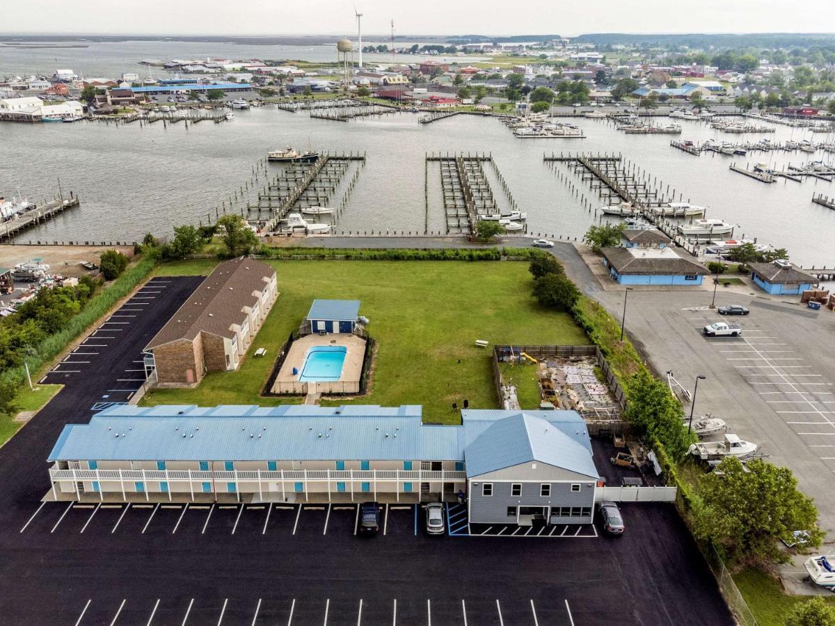 Rodeway Inn At Somers Cove Marina Crisfield Bagian luar foto