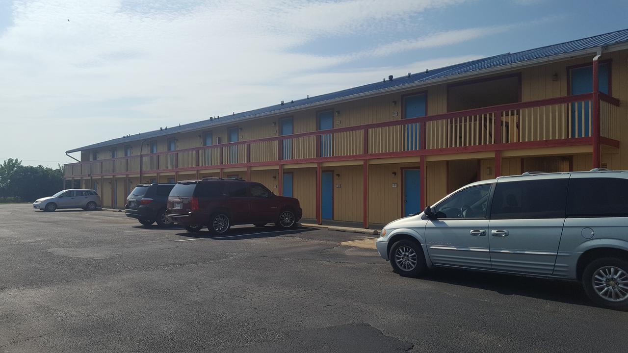 Rodeway Inn At Somers Cove Marina Crisfield Bagian luar foto