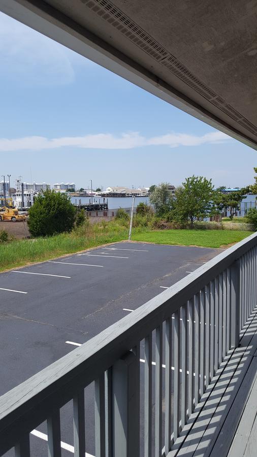 Rodeway Inn At Somers Cove Marina Crisfield Bagian luar foto
