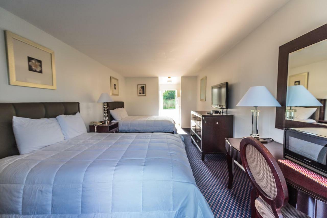 Rodeway Inn At Somers Cove Marina Crisfield Bagian luar foto