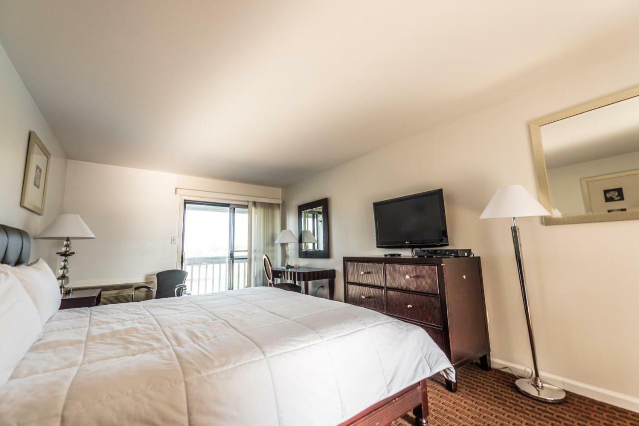 Rodeway Inn At Somers Cove Marina Crisfield Bagian luar foto