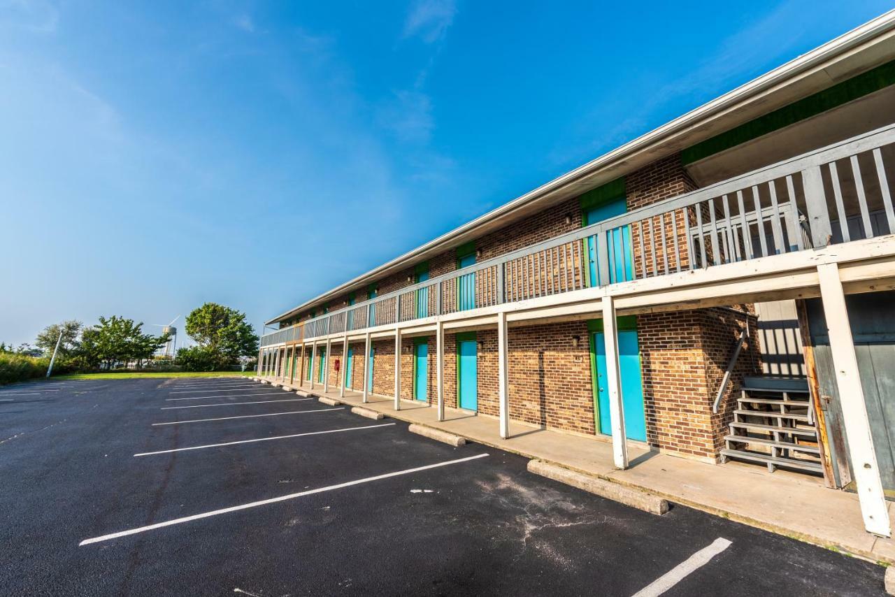 Rodeway Inn At Somers Cove Marina Crisfield Bagian luar foto