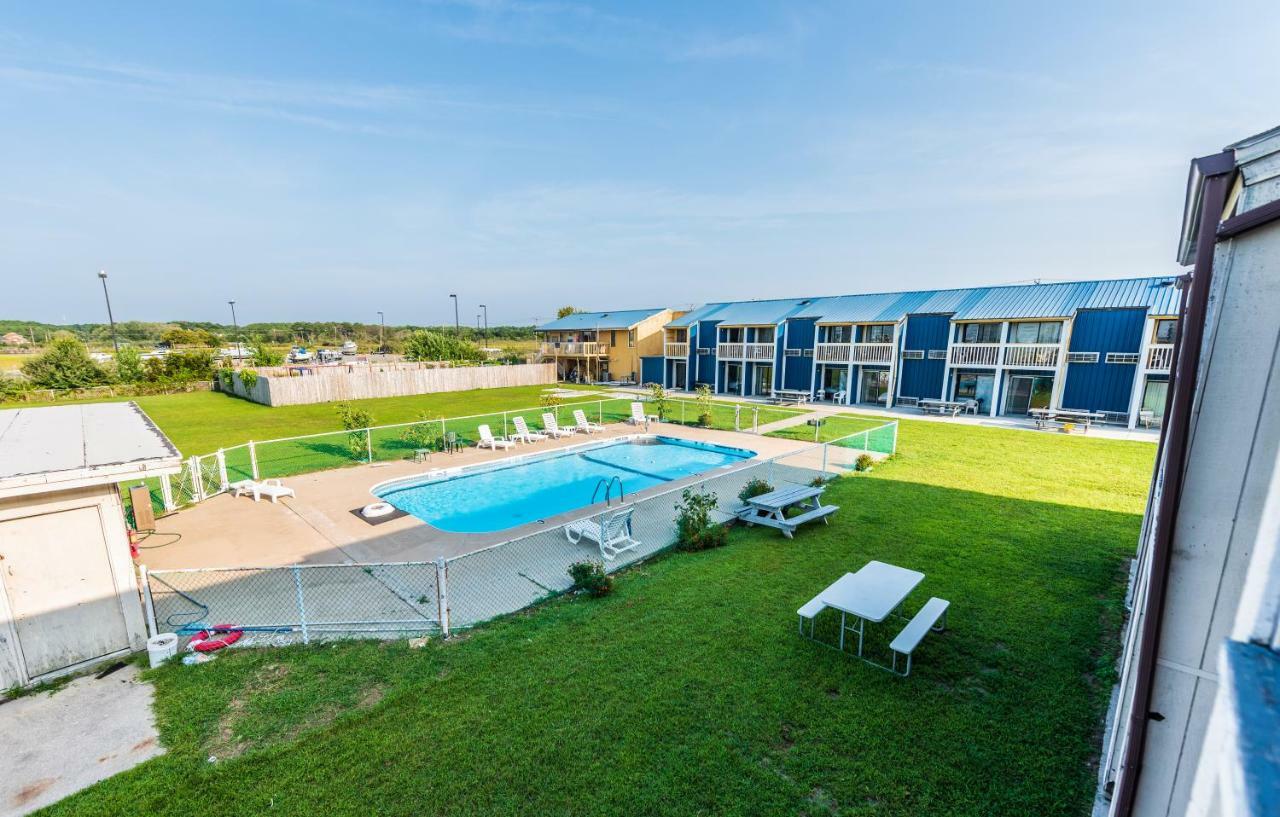 Rodeway Inn At Somers Cove Marina Crisfield Bagian luar foto