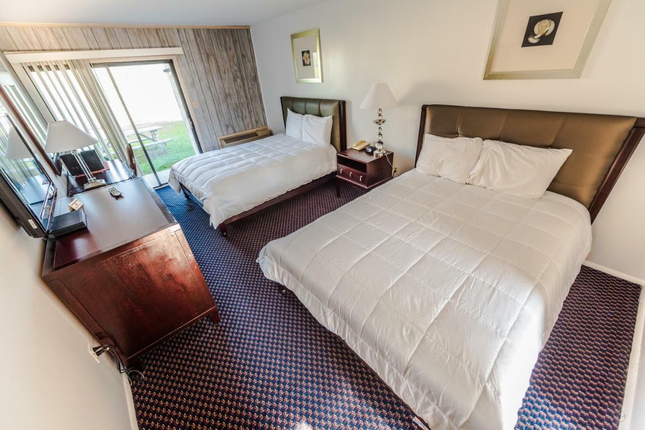 Rodeway Inn At Somers Cove Marina Crisfield Bagian luar foto