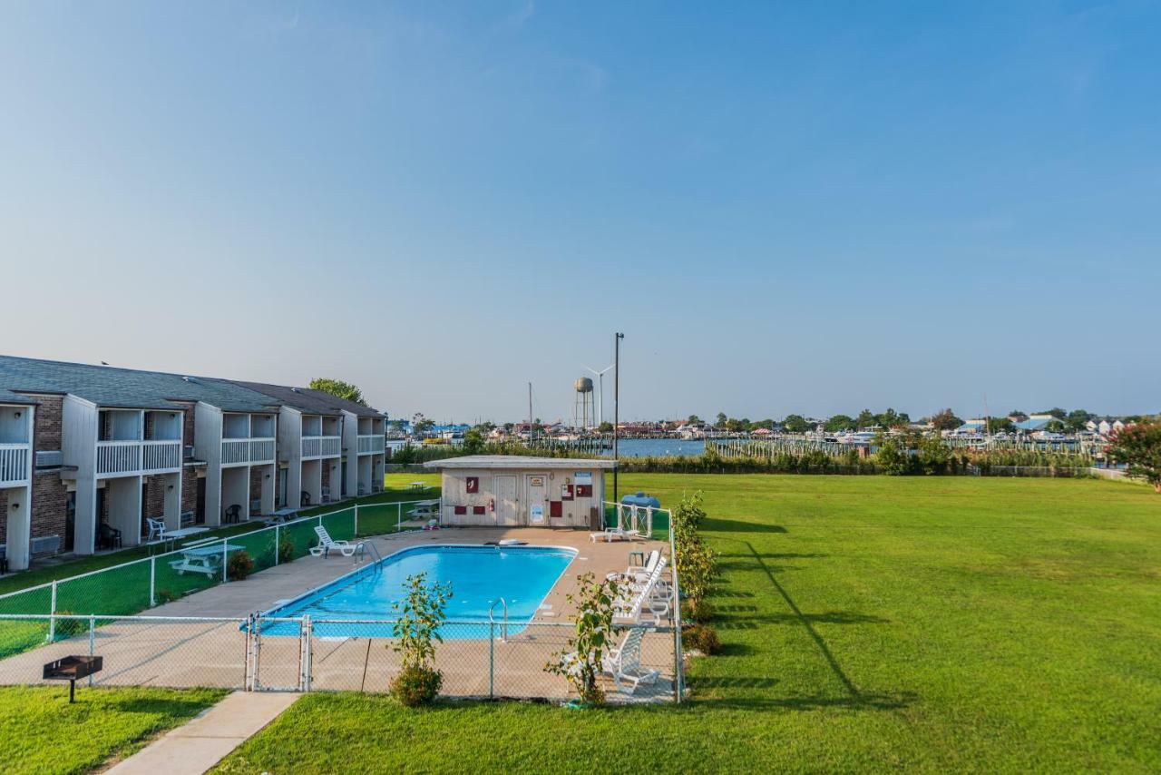 Rodeway Inn At Somers Cove Marina Crisfield Bagian luar foto